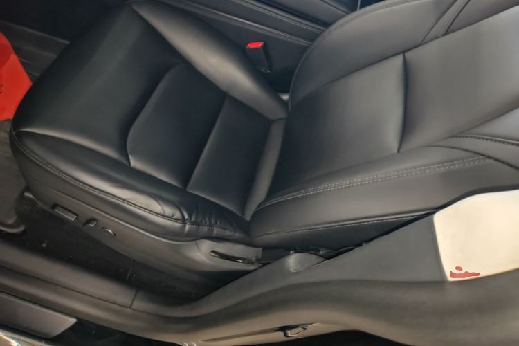 Used Tesla Model Y 2022 Rear-Wheel-Drive Version Left Front Seat