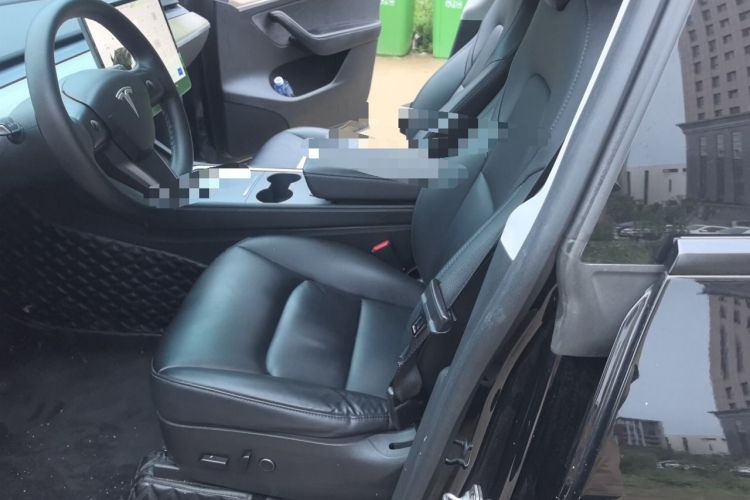 Used Tesla Model Y 2022 Rear-Wheel-Drive Version Left Front Seat