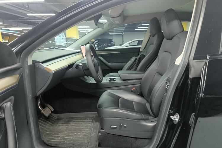 Used Tesla Model Y 2022 Rear-Wheel-Drive Version Left Front Seat