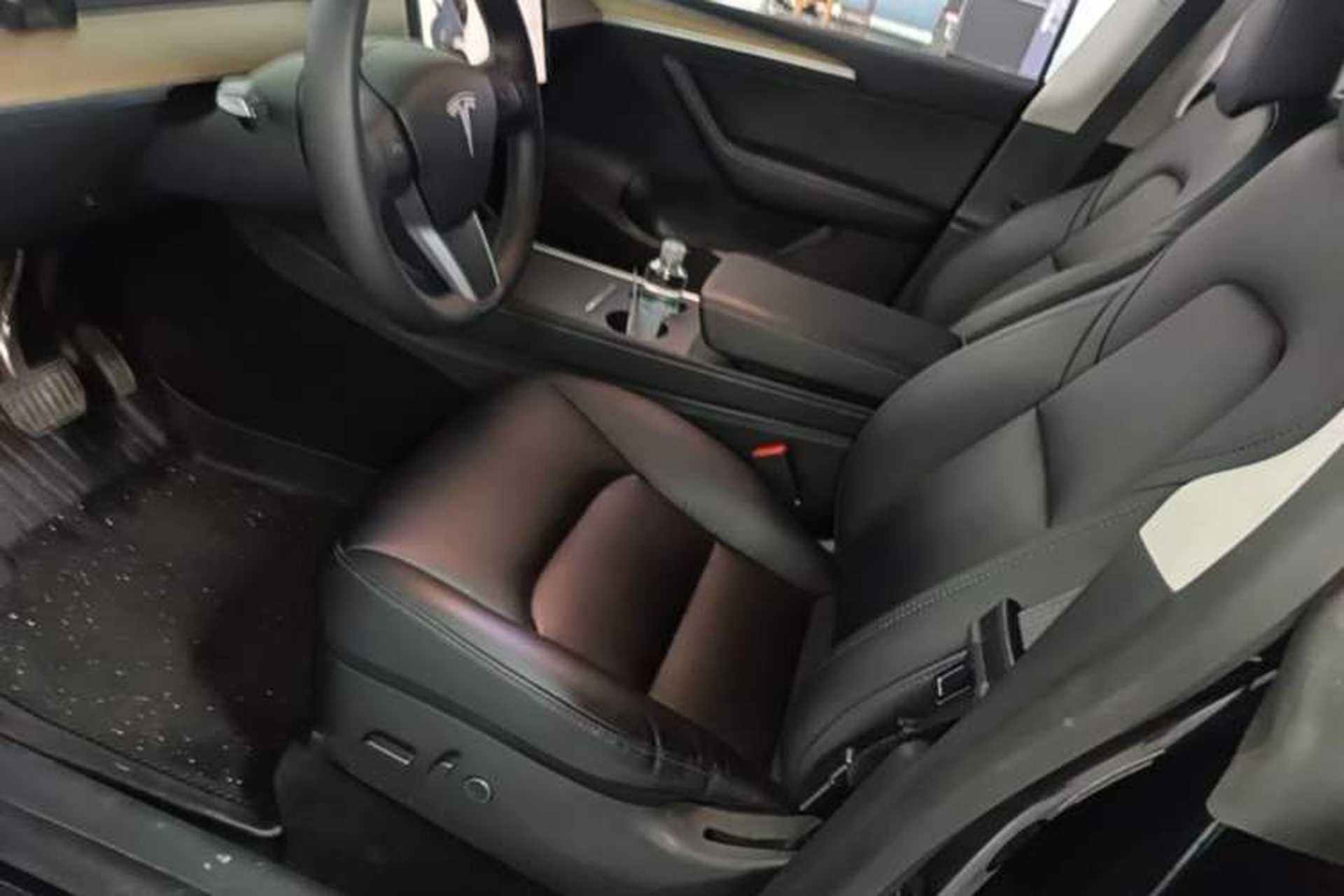 Used Tesla Model Y 2022 Long-Range All-Wheel-Drive Version Left Front Seat