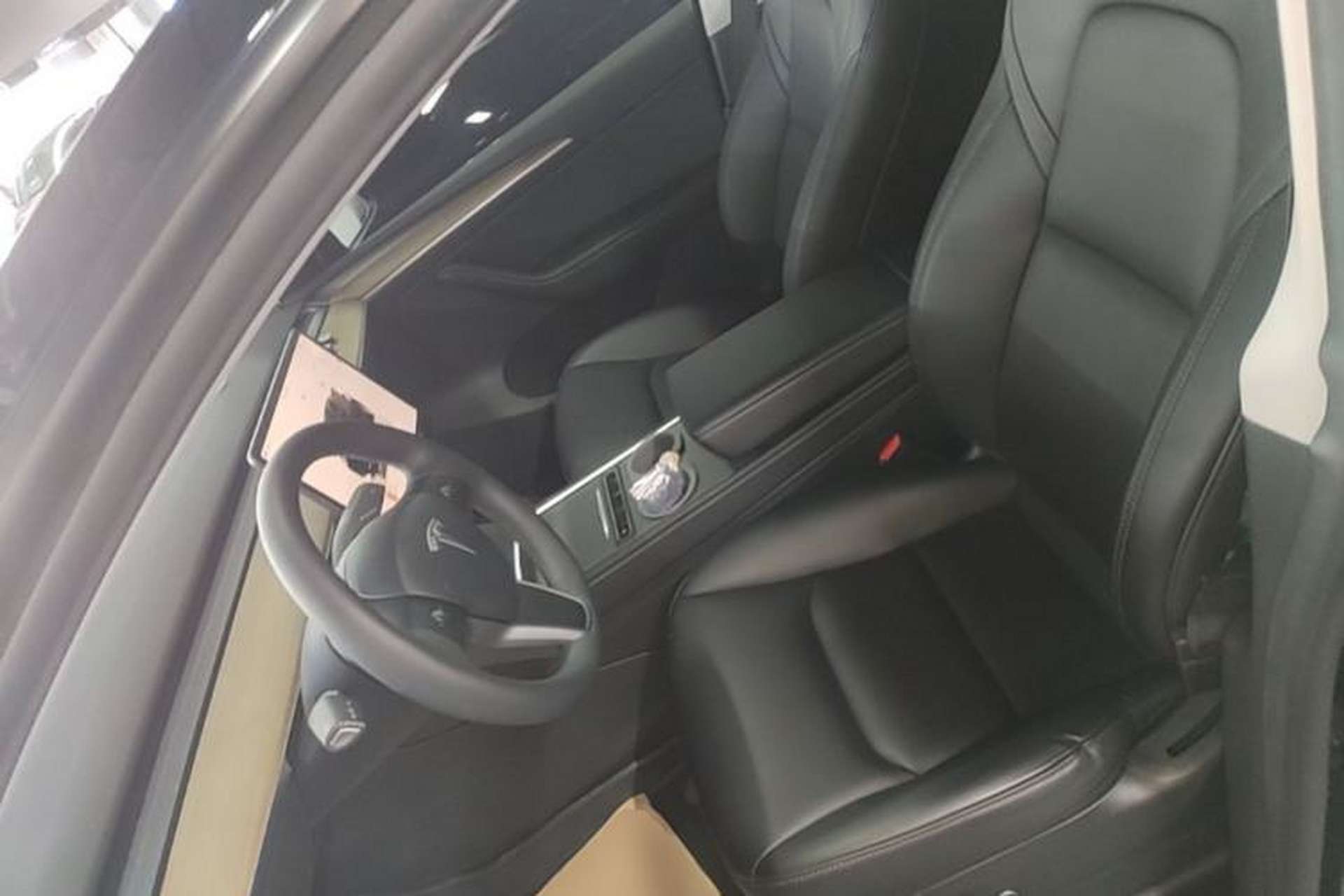 Used Tesla Model Y 2022 Rear-Wheel-Drive Version Left Front Seat