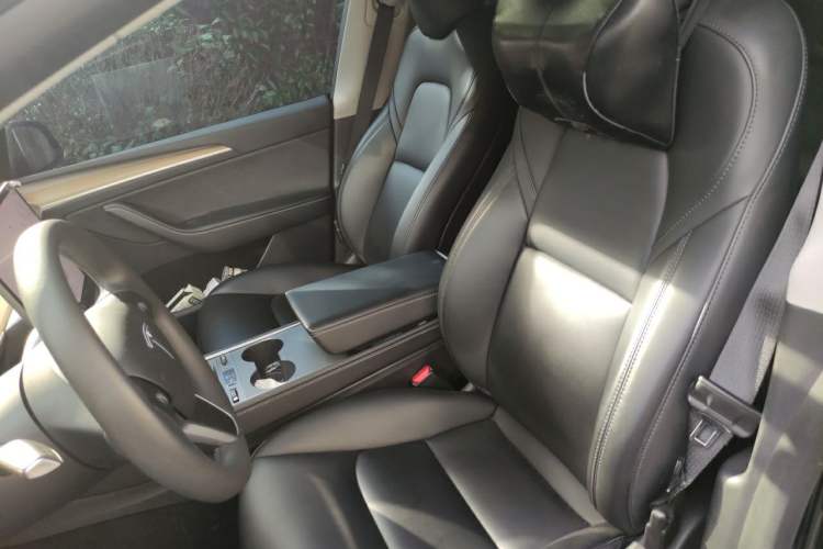Used Tesla Model Y 2022 Rear-Wheel-Drive Version Left Front Seat