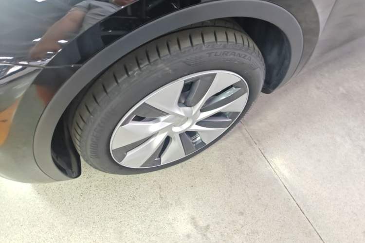 Used Tesla Model Y 2022 Revised Version Rear-Wheel Drive Left Front Wheel Hub