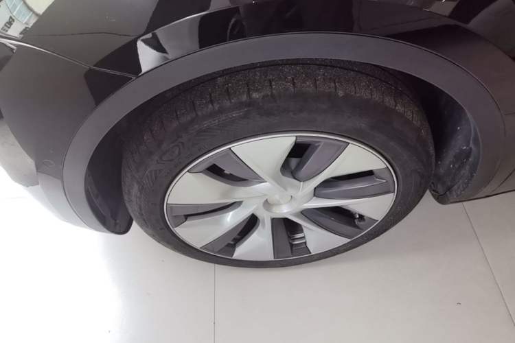 Used Tesla Model Y 2022 Revised Version Rear-Wheel Drive Left Front Wheel Hub
