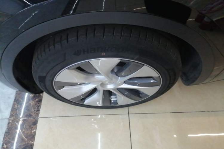 Used Tesla Model Y 2022 Revised Version Rear-Wheel Drive Left Front Wheel Hub
