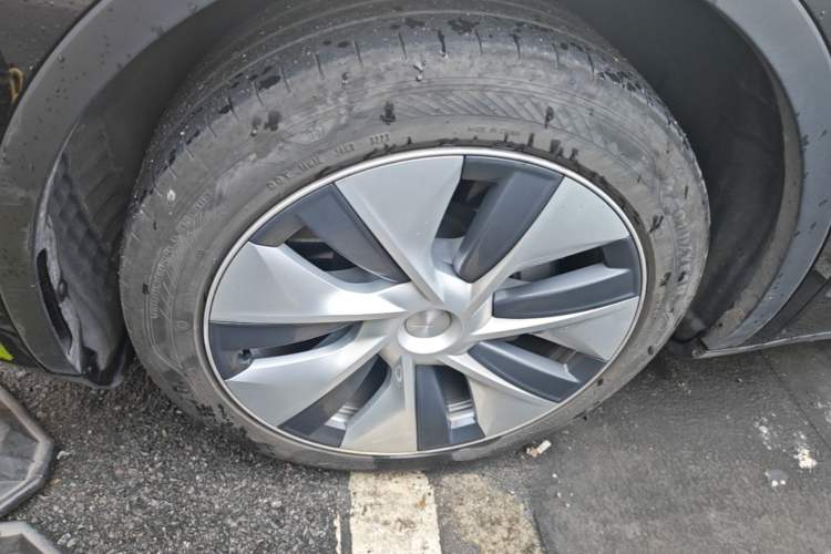 Used Tesla Model Y 2022 Revised Version Rear-Wheel Drive Left Front Wheel Hub