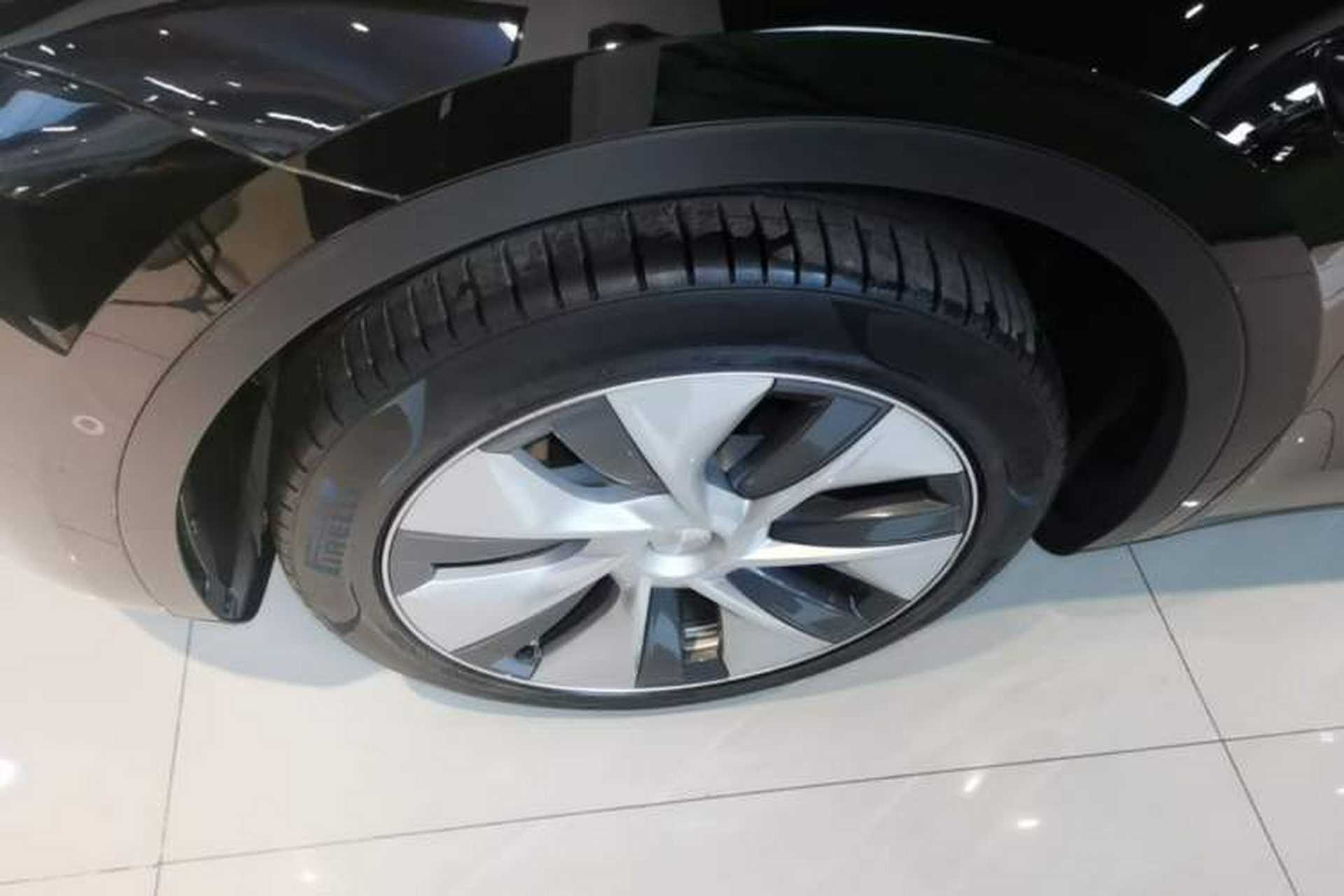 Used Tesla Model Y 2022 Rear-Wheel-Drive Version Left Front Wheel Hub