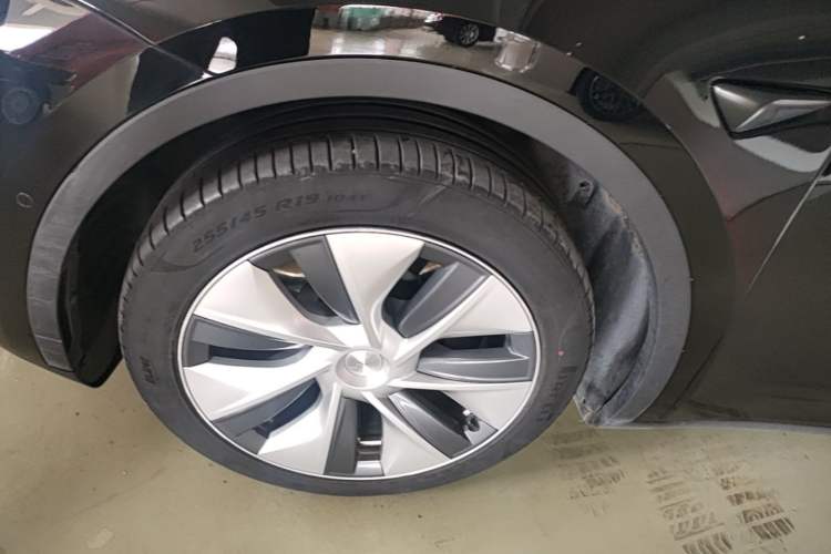 Used Tesla Model Y 2022 Revised Version Rear-Wheel Drive Left Front Wheel Hub