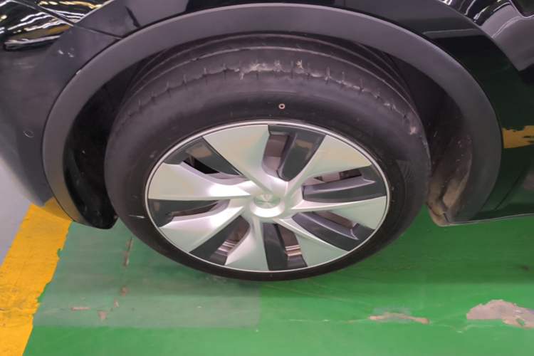 Used Tesla Model Y 2022 Revised Version Rear-Wheel Drive Left Front Wheel Hub