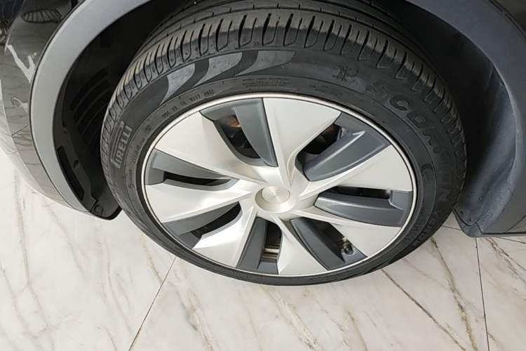 Used Tesla Model Y 2022 Revised Version Rear-Wheel Drive Left Front Wheel Hub