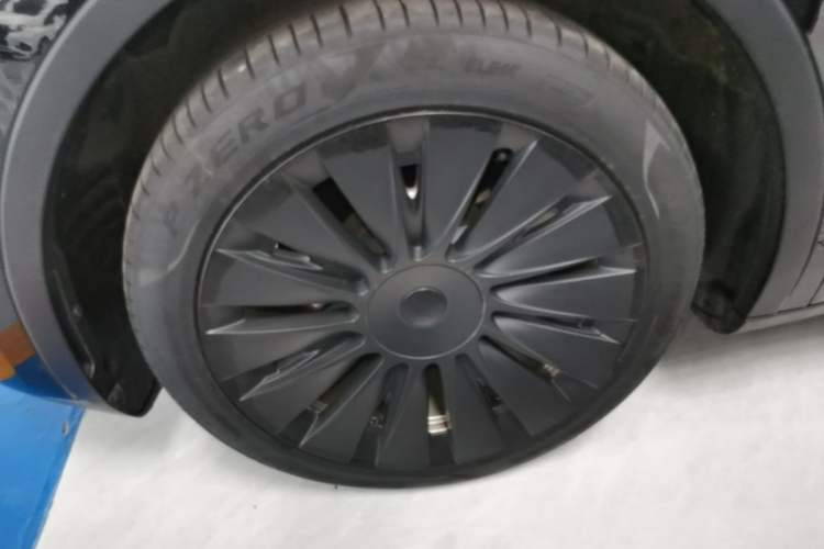 Used Tesla Model Y 2022 Revised Version Rear-Wheel Drive Left Front Wheel Hub