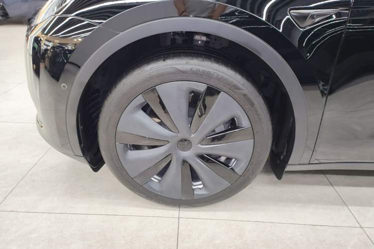 Used Tesla Model Y 2022 Revised Version Rear-Wheel Drive Left Front Wheel Hub