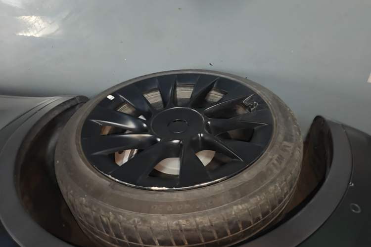 Used Tesla Model Y 2022 Revised Version Rear-Wheel Drive Left Front Wheel Hub