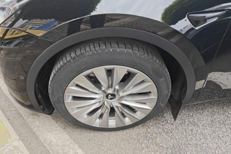 Used Tesla Model Y 2022 Revised Version Rear-Wheel Drive Left Front Wheel Hub