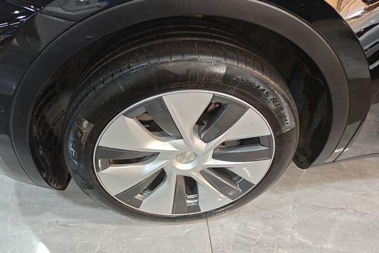 Used Tesla Model Y 2022 Revised Version Rear-Wheel Drive Left Front Wheel Hub