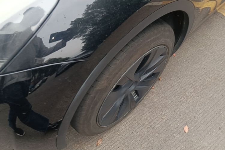 Used Tesla Model Y 2022 Rear-Wheel-Drive Version Left Front Wheel Hub