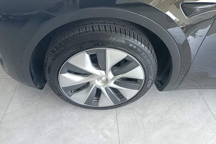 Used Tesla Model Y 2022 Revised Version Long-Range All-Wheel Drive Left Front Wheel Hub