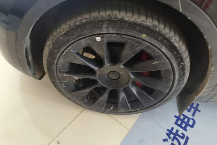 Used Tesla Model Y 2022 Revised Version Rear-Wheel Drive Left Front Wheel Hub