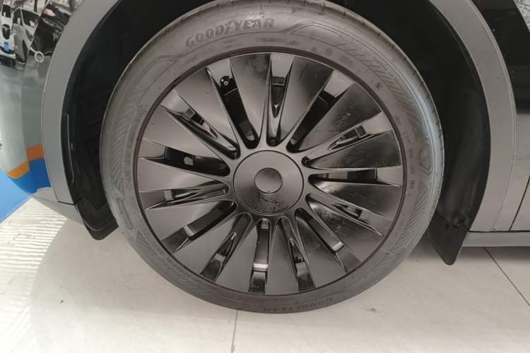 Used Tesla Model Y 2022 Revised Version Rear-Wheel Drive Left Front Wheel Hub