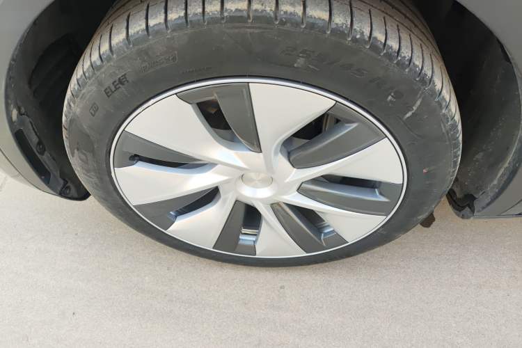 Used Tesla Model Y 2022 Revised Version Rear-Wheel Drive Left Front Wheel Hub