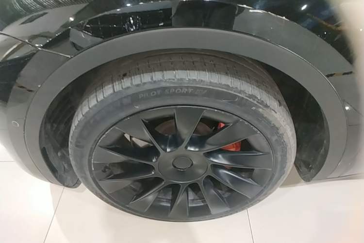 Used Tesla Model Y 2022 Revised Version Long-Range All-Wheel Drive Left Front Wheel Hub