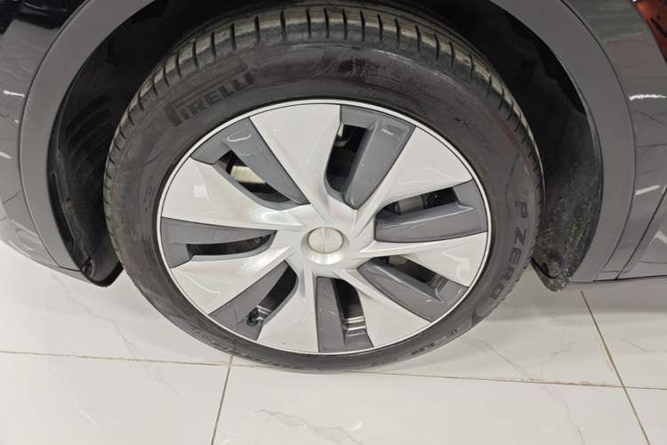 Used Tesla Model Y 2022 Revised Version Rear-Wheel Drive Left Front Wheel Hub
