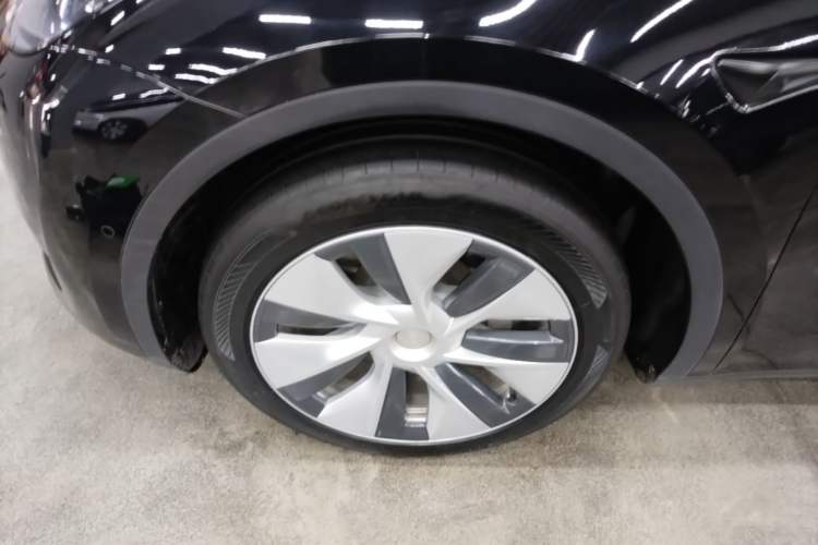 Used Tesla Model Y 2022 Revised Version Rear-Wheel Drive Left Front Wheel Hub