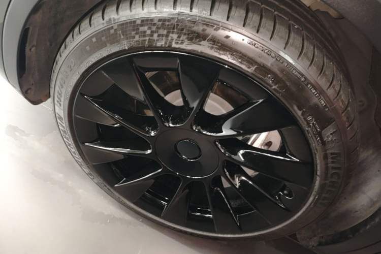 Used Tesla Model Y 2022 Revised Version Rear-Wheel Drive Left Front Wheel Hub