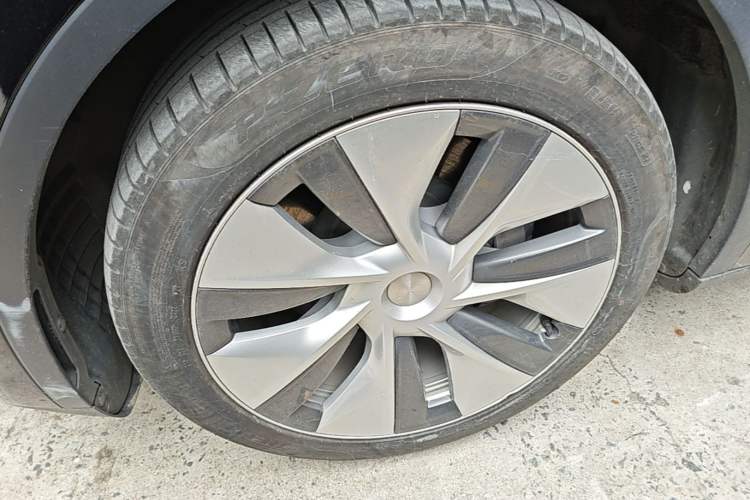 Used Tesla Model Y 2022 Revised Version Rear-Wheel Drive Left Front Wheel Hub