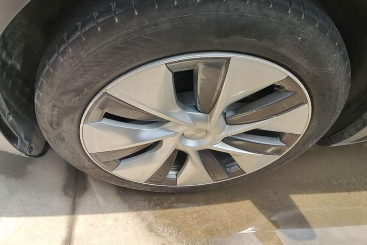 Used Tesla Model Y 2022 Revised Version Rear-Wheel Drive Left Front Wheel Hub