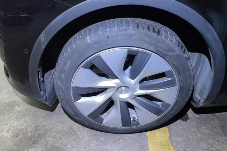 Used Tesla Model Y 2022 Revised Version Rear-Wheel Drive Left Front Wheel Hub