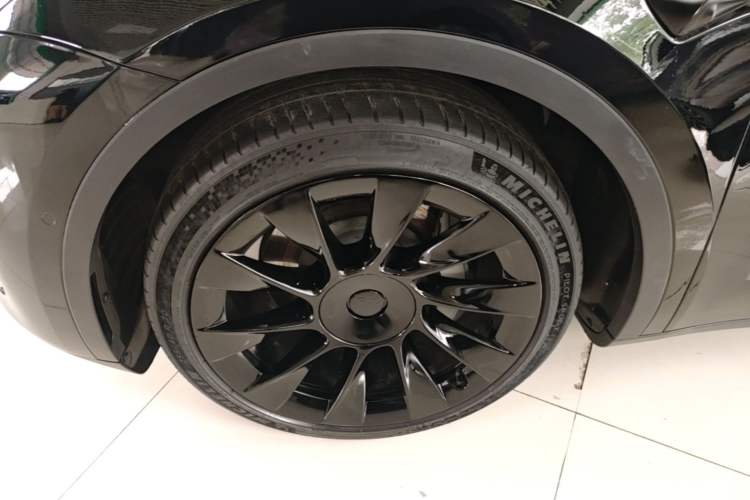 Used Tesla Model Y 2022 Rear-Wheel-Drive Version Left Front Wheel Hub
