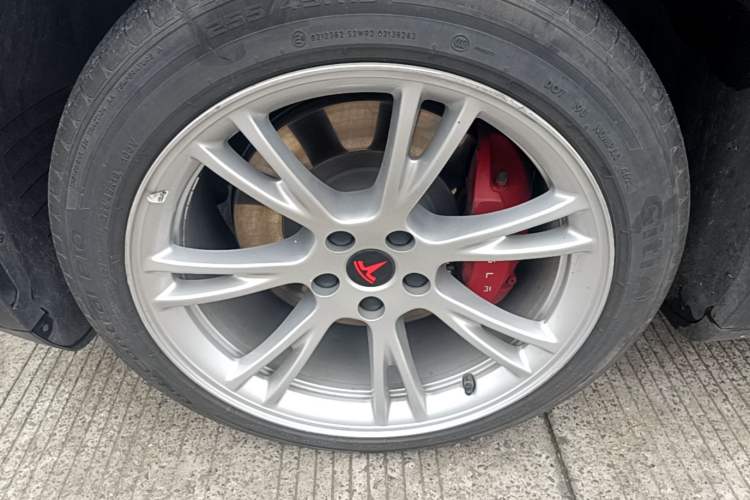 Used Tesla Model Y 2022 Revised Version Rear-Wheel Drive Left Front Wheel Hub