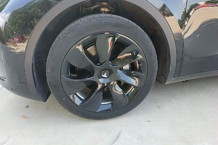 Used Tesla Model Y 2022 Revised Version Rear-Wheel Drive Left Front Wheel Hub