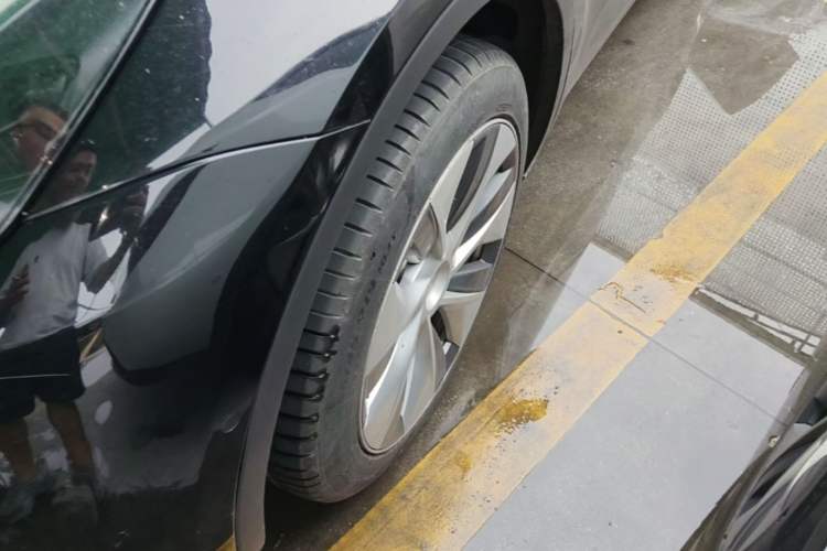 Used Tesla Model Y 2022 Revised Version Rear-Wheel Drive Left Front Wheel Hub