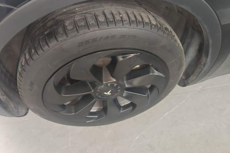 Used Tesla Model Y 2022 Revised Version Rear-Wheel Drive Left Front Wheel Hub