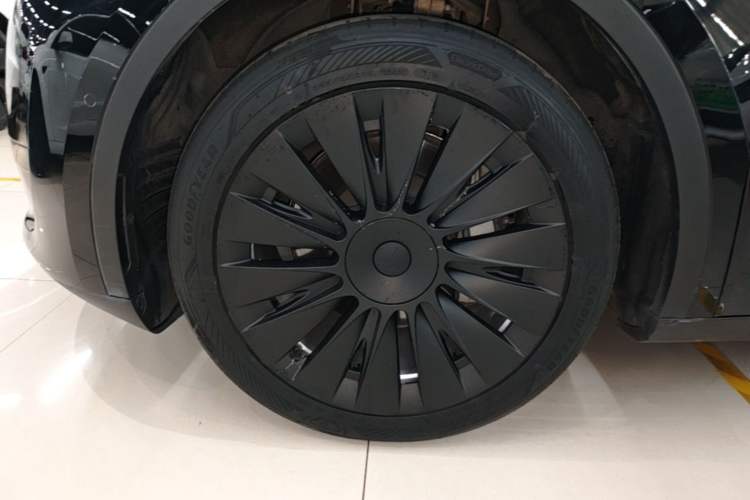 Used Tesla Model Y 2022 Revised Version Rear-Wheel Drive Left Front Wheel Hub