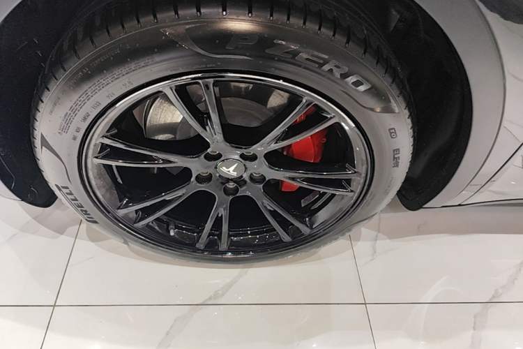 Used Tesla Model Y 2022 Revised Version Rear-Wheel Drive Left Front Wheel Hub