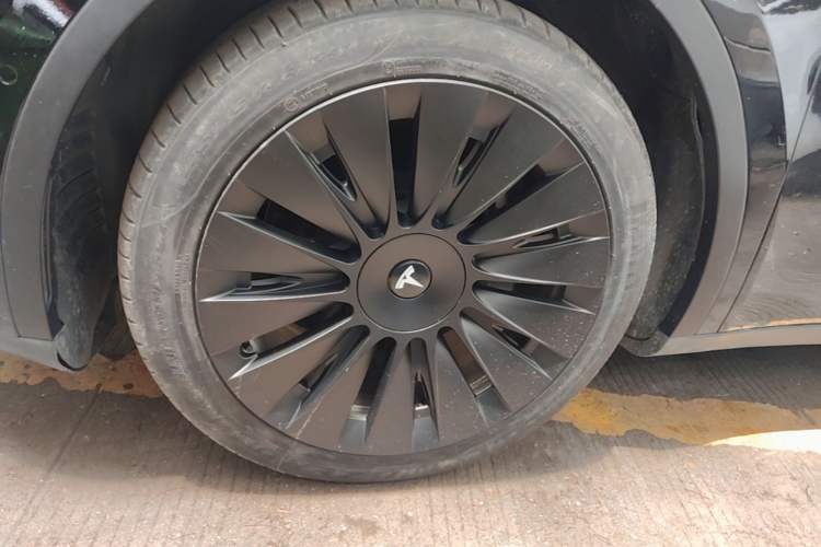 Used Tesla Model Y 2022 Revised Version Rear-Wheel Drive Left Front Wheel Hub