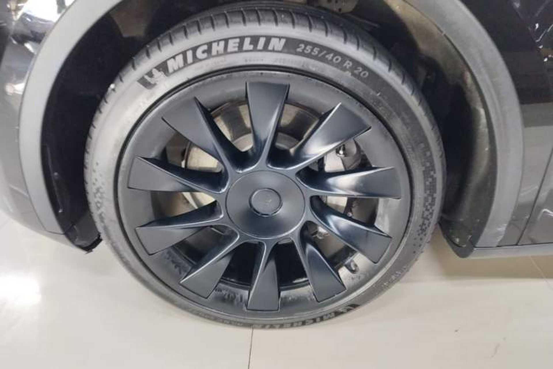 Used Tesla Model Y 2022 Rear-Wheel-Drive Version Left Front Wheel Hub