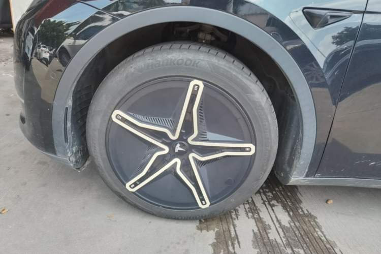 Used Tesla Model Y 2022 Revised Version Rear-Wheel Drive Left Front Wheel Hub