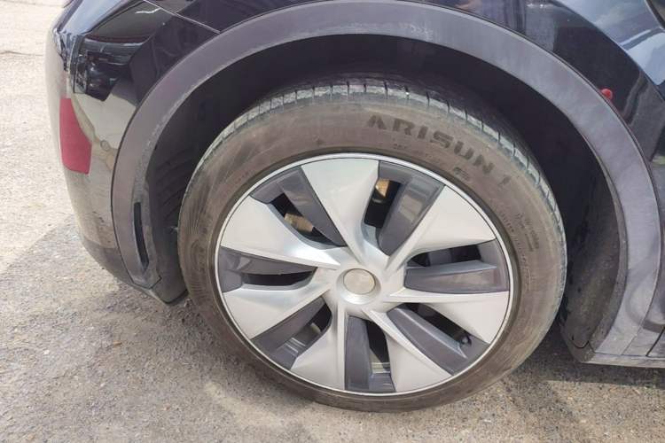 Used Tesla Model Y 2022 Revised Version Rear-Wheel Drive Left Front Wheel Hub