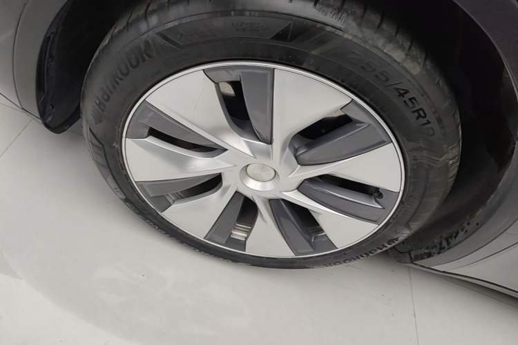 Used Tesla Model Y 2022 Revised Version Rear-Wheel Drive Left Front Wheel Hub