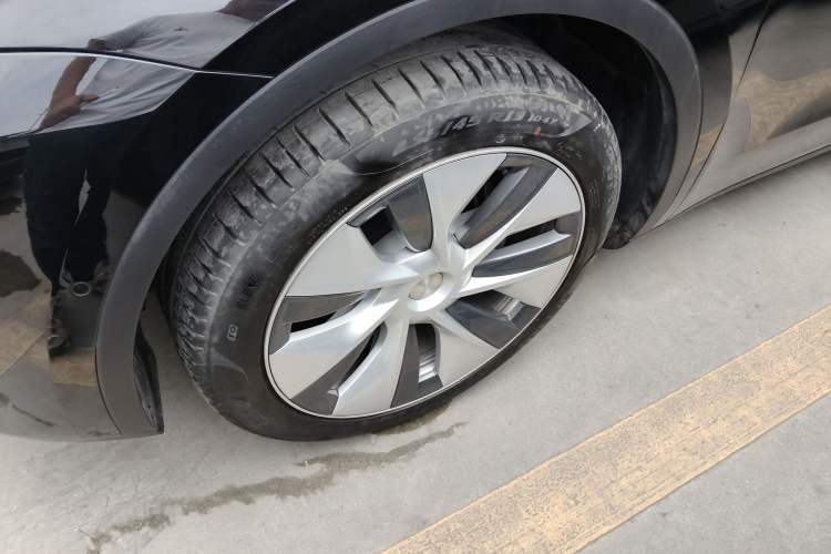 Used Tesla Model Y 2022 Revised Version Rear-Wheel Drive Left Front Wheel Hub