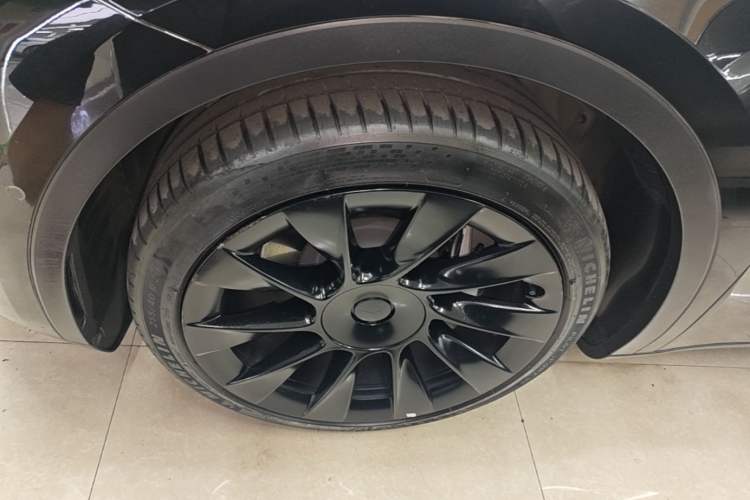 Used Tesla Model Y 2022 Revised Version Rear-Wheel Drive Left Front Wheel Hub