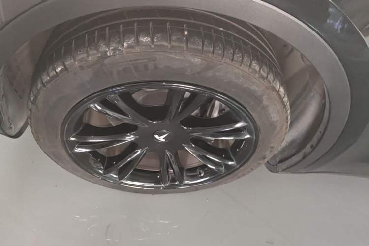 Used Tesla Model Y 2022 Rear-Wheel-Drive Version Left Front Wheel Hub