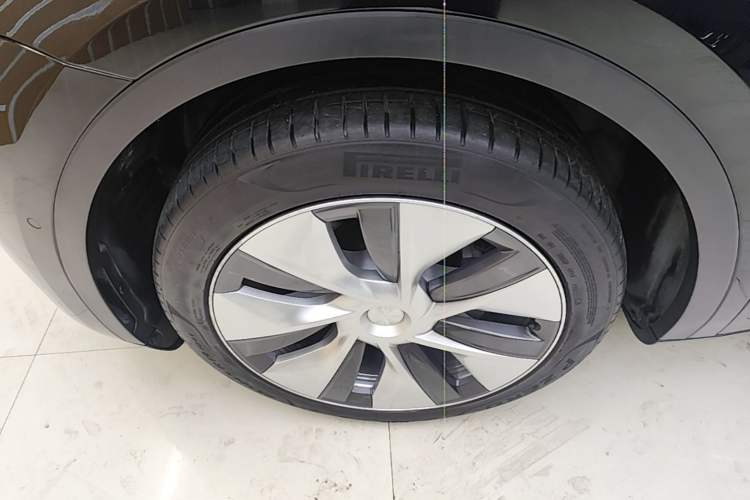 Used Tesla Model Y 2022 Revised Version Rear-Wheel Drive Left Front Wheel Hub