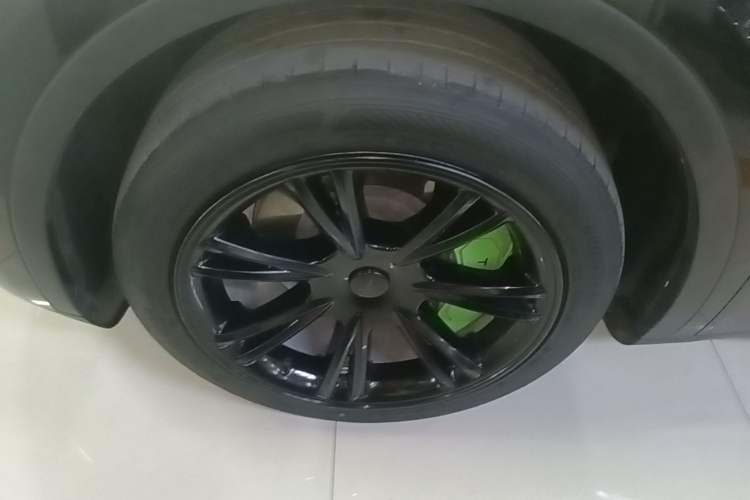 Used Tesla Model Y 2022 Revised Version Rear-Wheel Drive Left Front Wheel Hub