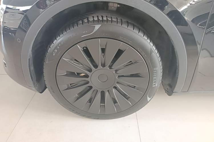 Used Tesla Model Y 2022 Revised Version Rear-Wheel Drive Left Front Wheel Hub