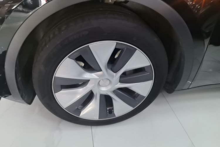 Used Tesla Model Y 2022 Revised Version Long-Range All-Wheel Drive Left Front Wheel Hub